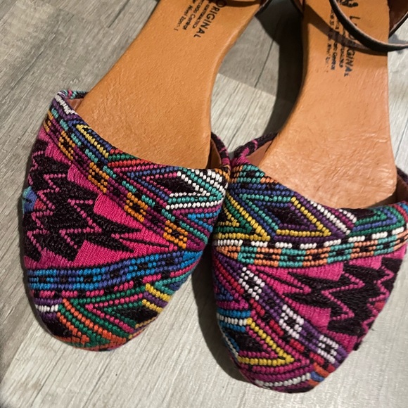 Hand made Guatemalan Flats - Picture 3 of 3